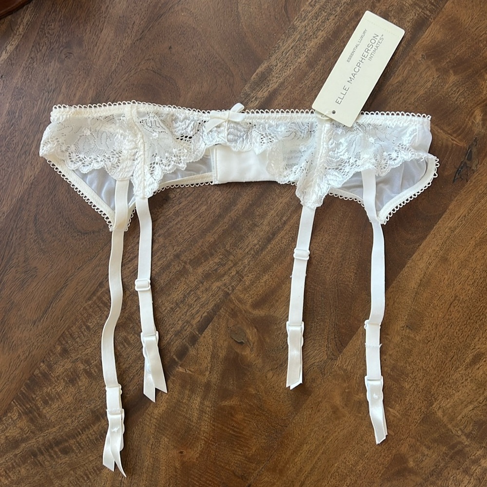 Elle Macpherson Intimates Spree Suspender Creme White Size Small Lace Mesh NWT
